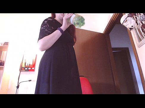❤️ Pokorni rob koji voli prljave i sočne gaćice primoran je da masturbira nakon što pogleda ovaj video! Porno kod nas