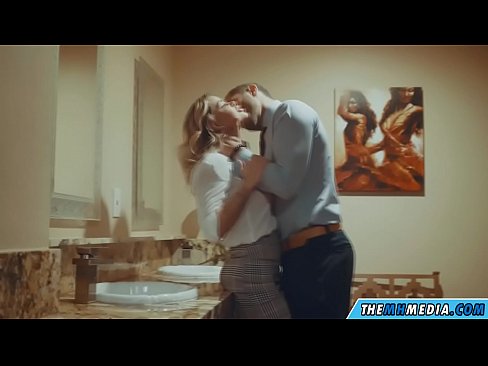 ❤️ Kad te prsata plavuša zavede u javnom toaletu Porno kod nas